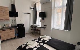 Mano Studios Budapest I